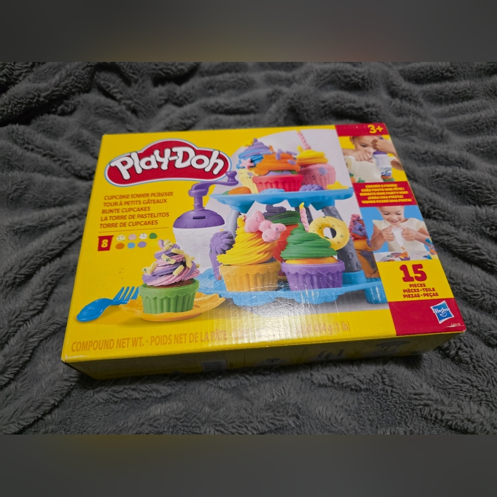 NEW Play-Doh Cupcake Creation Set